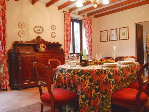 Spacious Villa In Capriolo Near Lake
