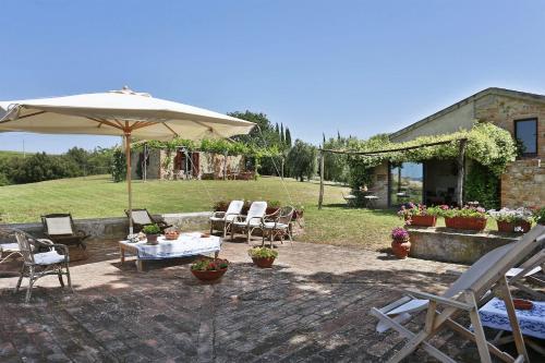 Poderone Villa Sleeps 9 Wifi