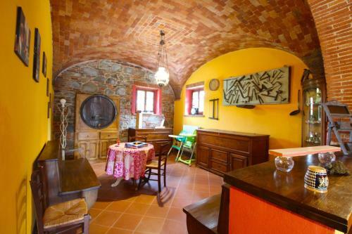 Monte San Savino Villa Sleeps 15 Pool Wifi