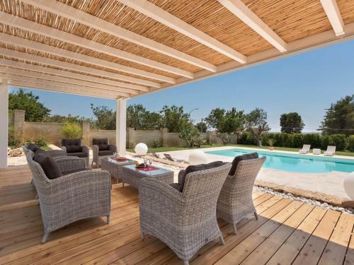 Parabita Villa Sleeps 12 Pool Air Con Wifi