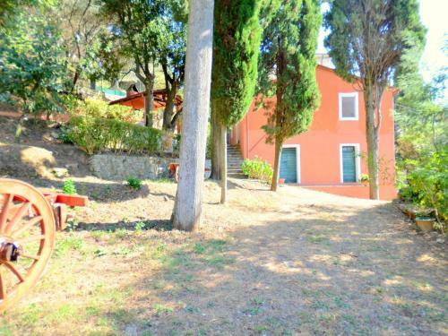 Beautiful Cottage In Massarosa With Lake View