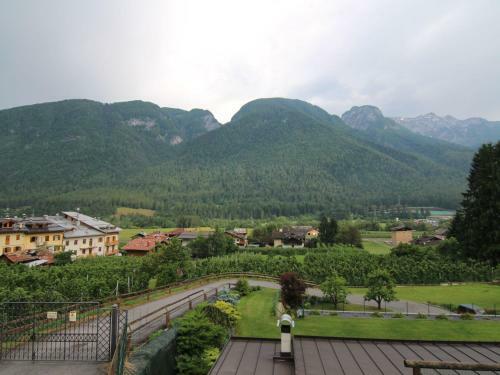 Expansive Holiday Home In Monclassico Tyrol With Garden
