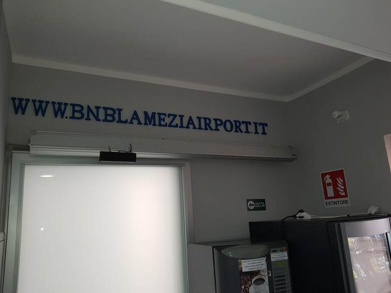 Hostal B&B Lamezia Airport