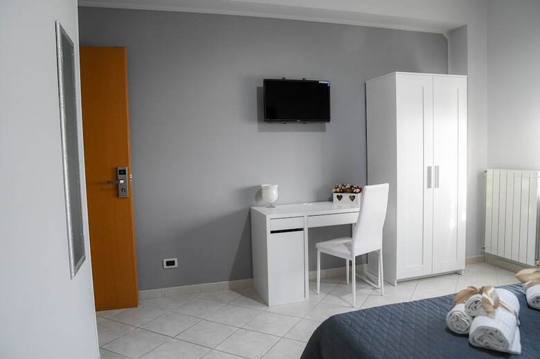 Hostal B&B Lamezia Airport