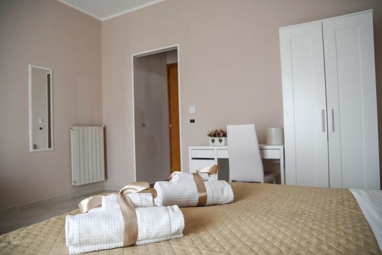 Hostal B&B Lamezia Airport