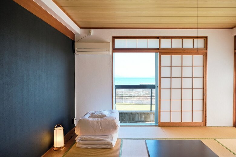 Hostal J-hoppers Lake Biwa Guesthouse