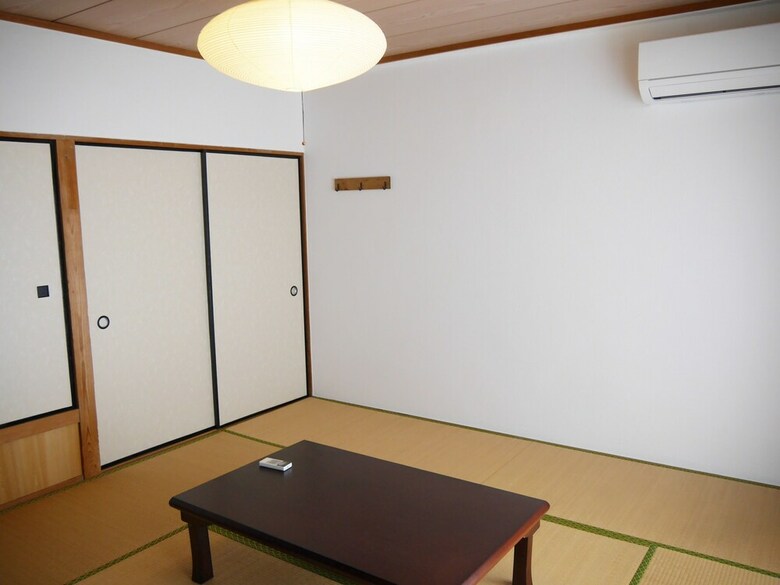 Hostal J-hoppers Lake Biwa Guesthouse