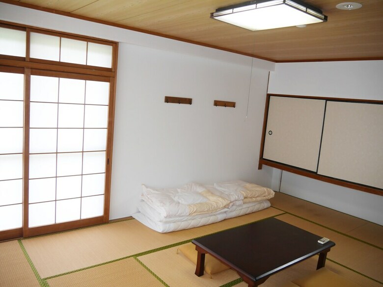 Hostal J-hoppers Lake Biwa Guesthouse