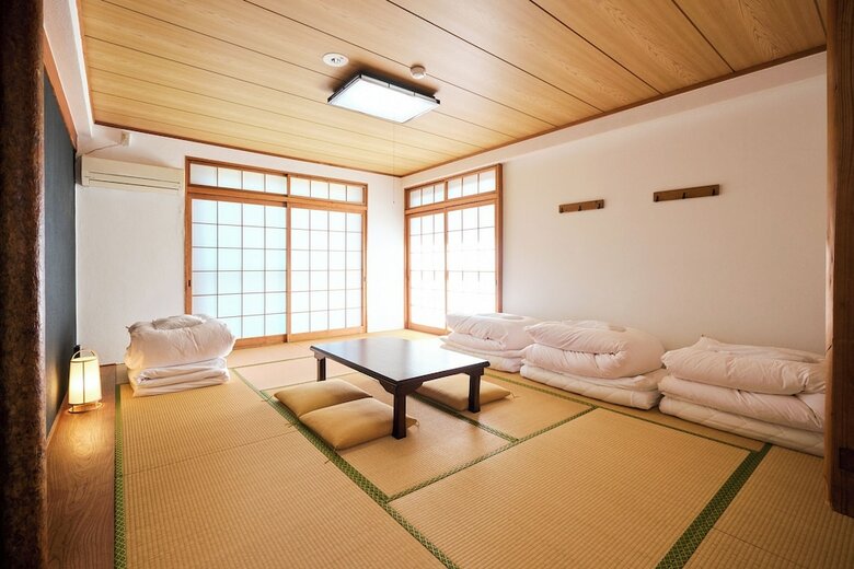 Hostal J-hoppers Lake Biwa Guesthouse