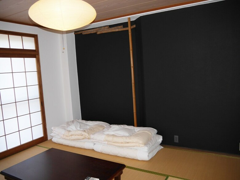 Hostal J-hoppers Lake Biwa Guesthouse