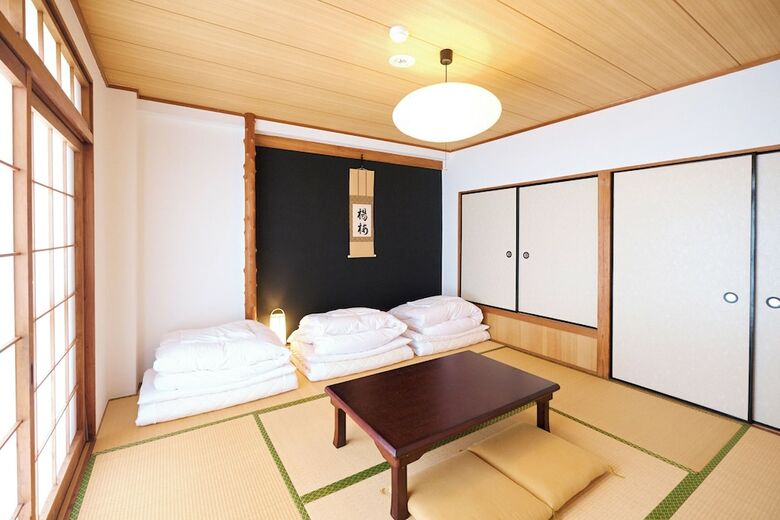 Hostal J-hoppers Lake Biwa Guesthouse