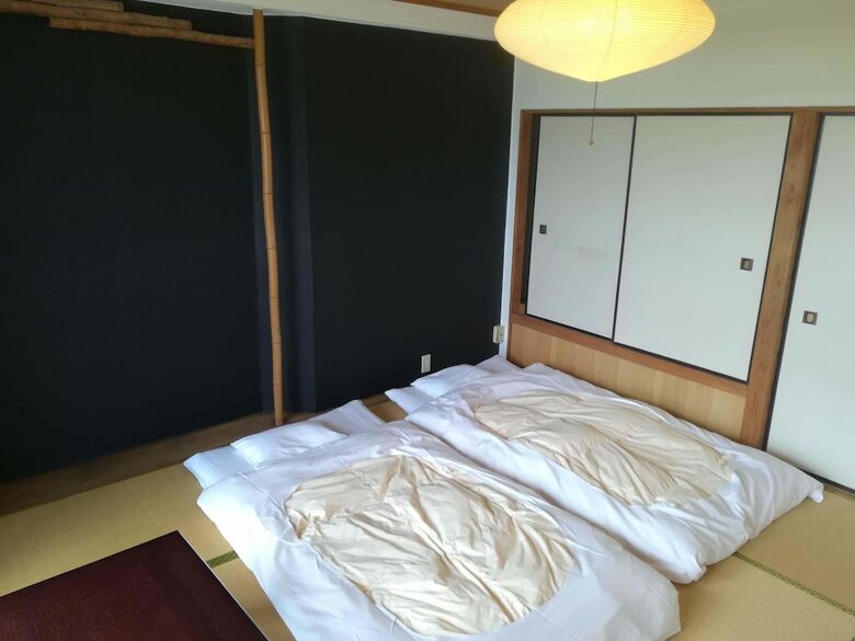 Hostal J-hoppers Lake Biwa Guesthouse