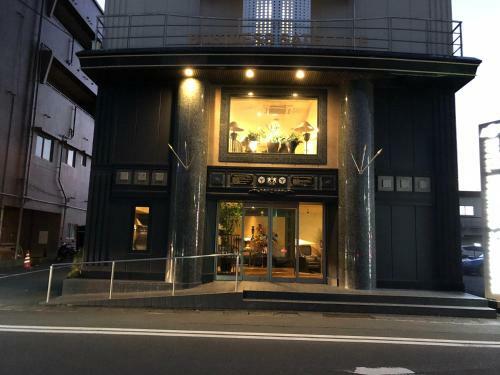 Hotel Satellite