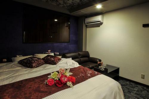 Hotel Cube (love Hotel)