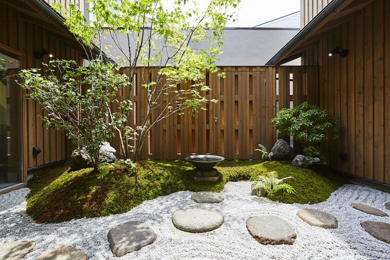 Hostal Utsuwa Designed Hostel