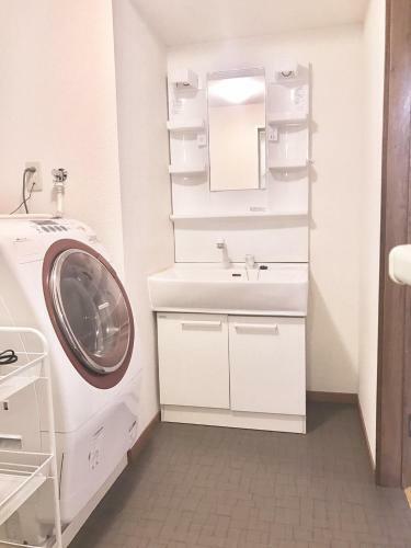 F-area Tenjin House