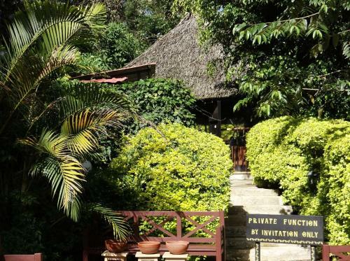 Hotel Ikweta Country Inn Maua