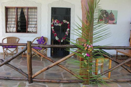 Coast Sun Gardens Cottage