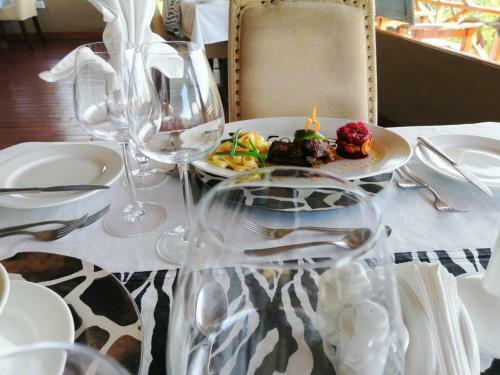 Emayian Luxury Camp