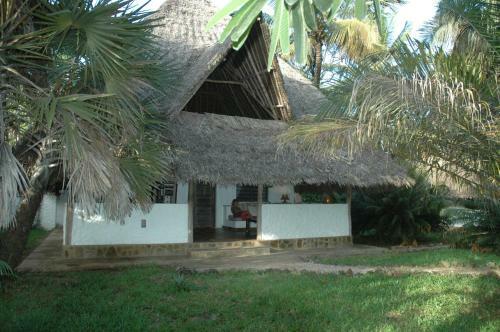 Shambani Cottages