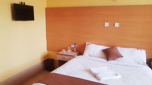 Pivot Hotel