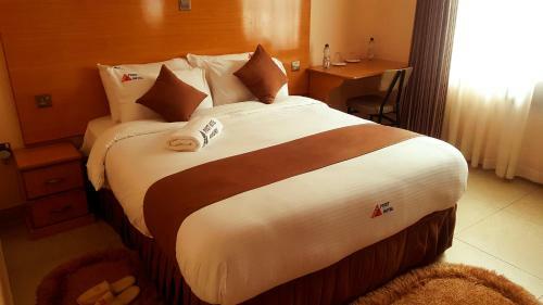 Pivot Hotel