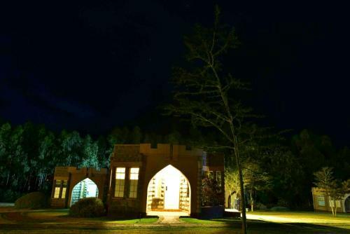 Hotel Tafaria Castle & Country Lodge