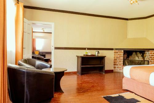 Hotel Tafaria Castle & Country Lodge