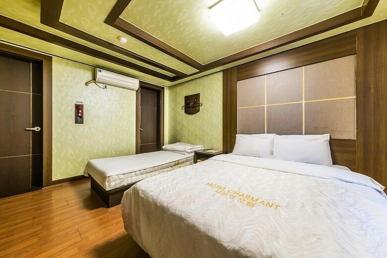 Charmant Hotel Suwon
