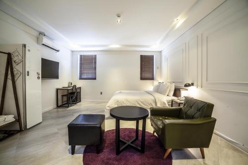Hotel Stay 53