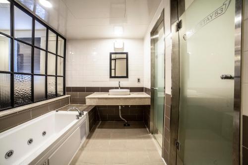 Hotel Stay 53