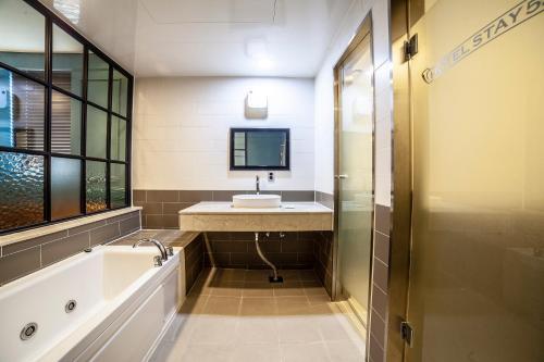 Hotel Stay 53