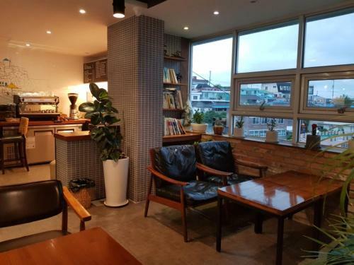 Hostal White Windmill Guesthouse