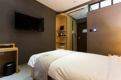 Vella Suite Hotel