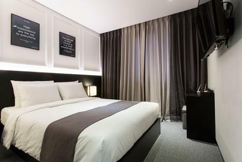 Vella Suite Hotel