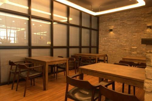 Vella Suite Hotel