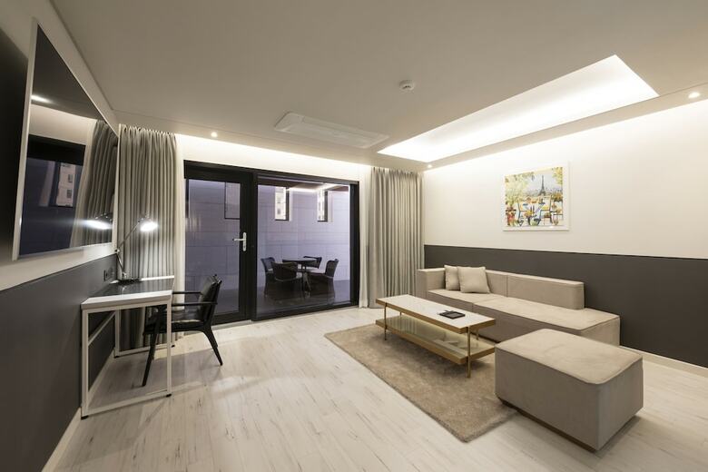 Hound Hotel Yeonsan
