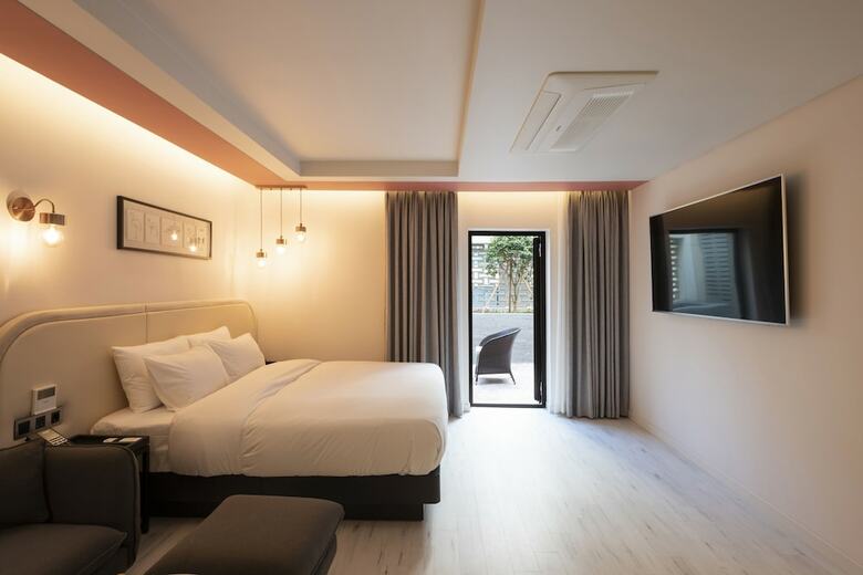 Hound Hotel Yeonsan