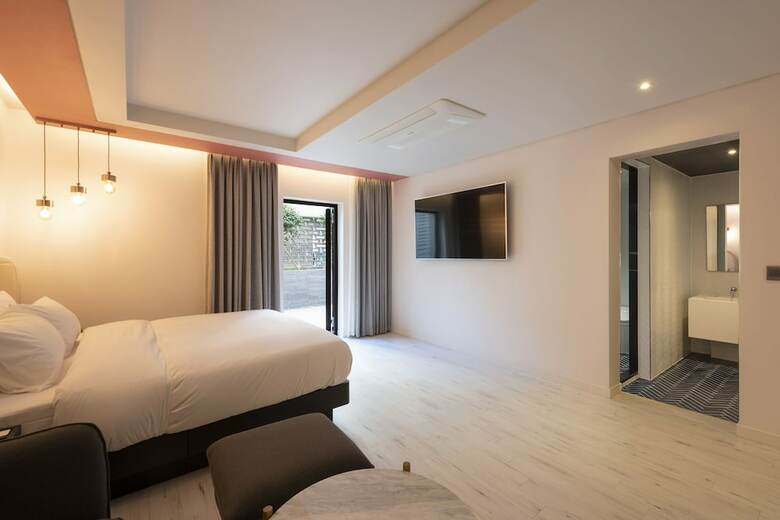 Hound Hotel Yeonsan