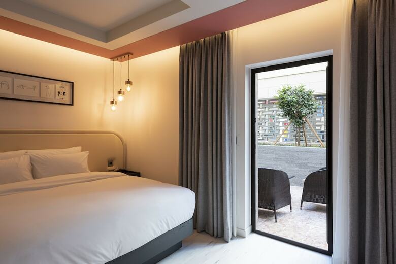 Hound Hotel Yeonsan