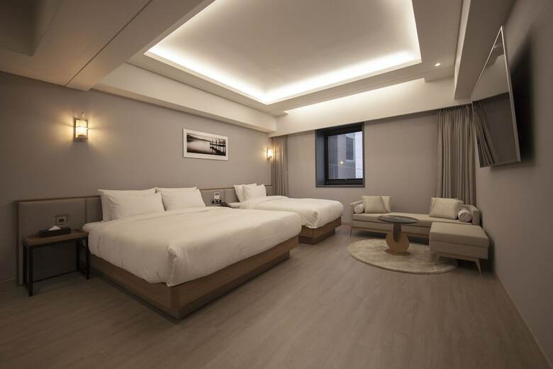 Hound Hotel Yeonsan