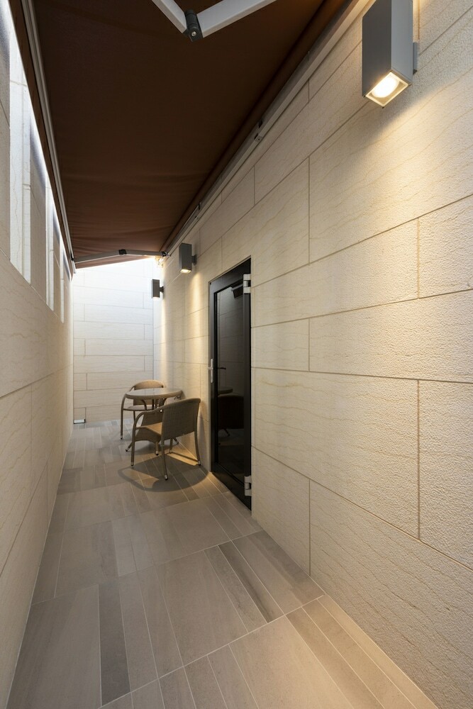 Hound Hotel Yeonsan
