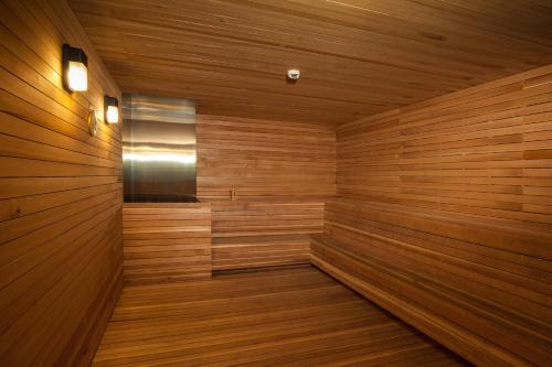 Hotel Tops 10