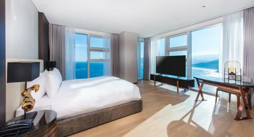 Hotel Tops 10