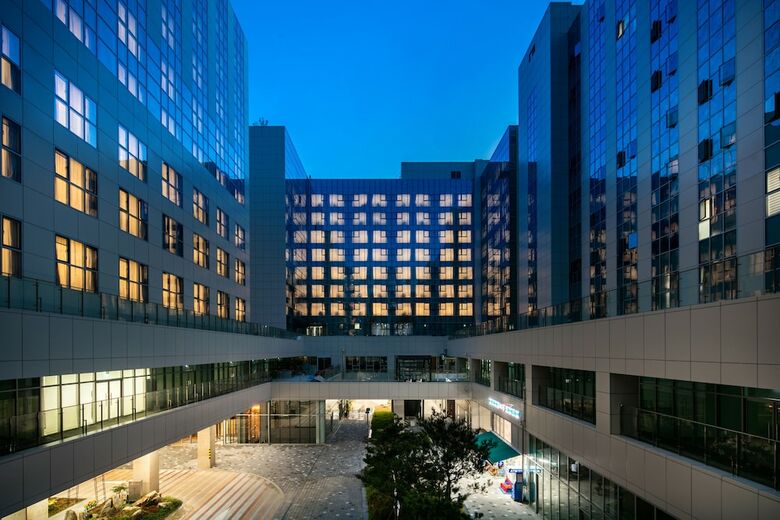 Golden Tulip Incheon Airport Hotel