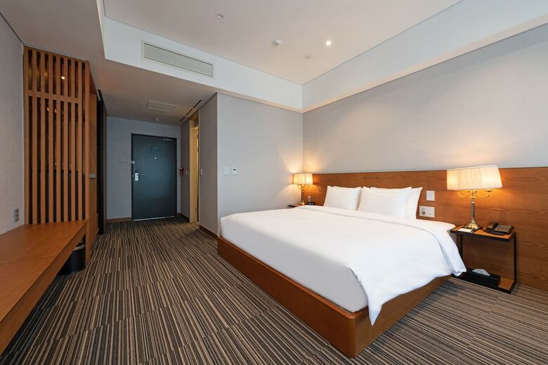 Golden Tulip Incheon Airport Hotel