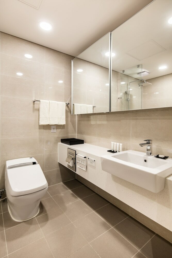 Golden Tulip Incheon Airport Hotel