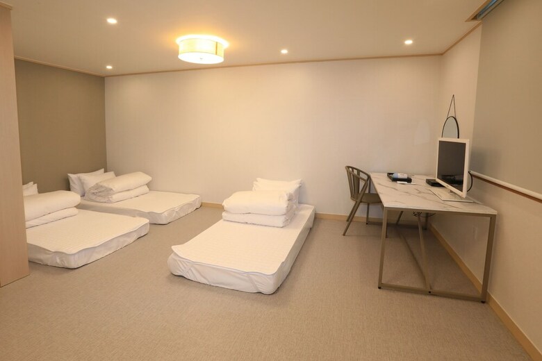 Maison Mini Hotel & Guesthouse