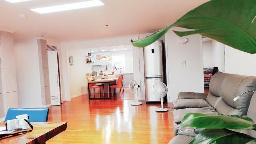 Ll House Homestay [ Room 2 ]