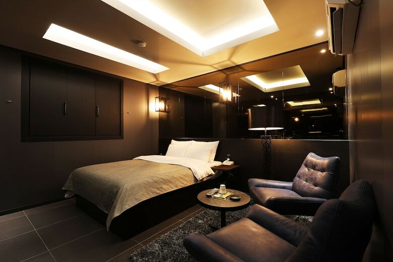 Rainbow Hotel
